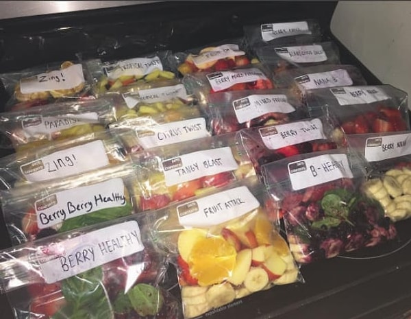 11. Формируйте состав смузи заранее и замораживайте все ингредиенты.