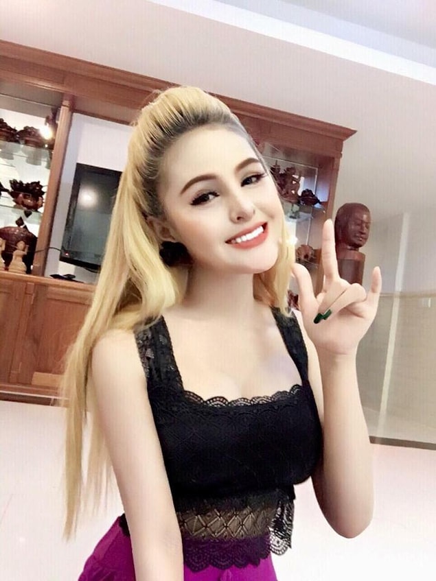 Bakanlığa sorarsanız 24 yaşındaki kadın oyuncu iş ahlakını ihlal ediyor.