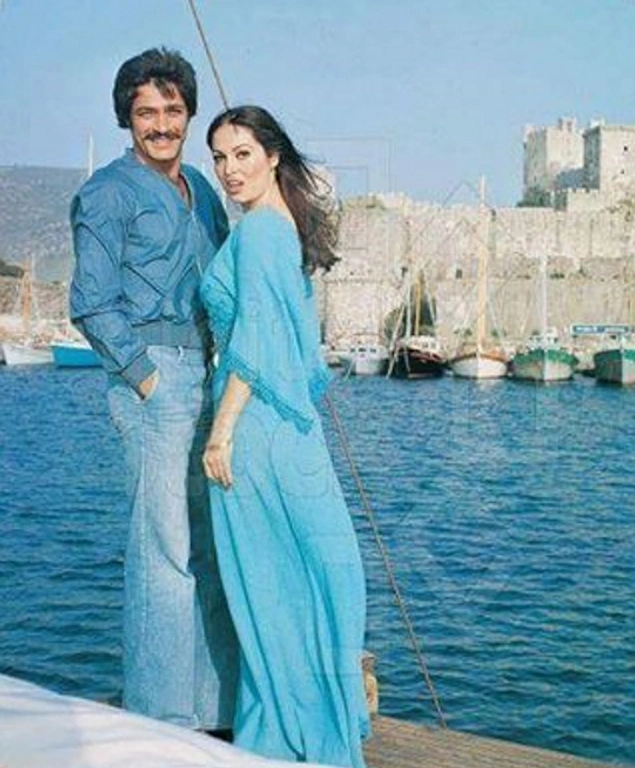 Türkan Şoray ve Kadir İnanır, 1976 yapımı Bodrum Hakimi filminde.