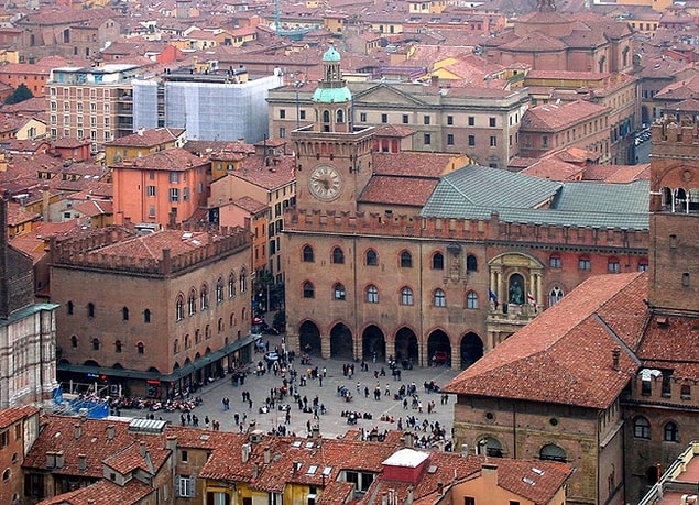 5. Bologna Üniversitesi, İtalya