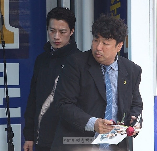 7. А здесь он наверняка думает о том, что отец никогда не понимал его