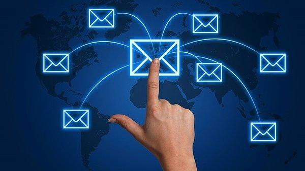 3. WannaCry'ın bilgisayarlara sızma yöntemlerinden biri, yanıltıcı e-mailler. Mail kutusuna gelen e-maillere dikkat edilmeli. Şüpheli e-mailler açılmamalı.