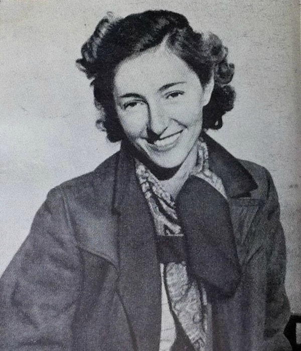 1. Это было точь-в-точь как в шпионских романах.