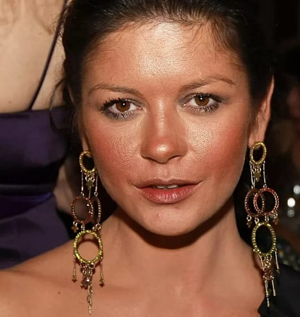 10. Использование бронзера в качестве пудры. Угадайте, зачем? Правильно, чтобы казаться более загоревшей :)