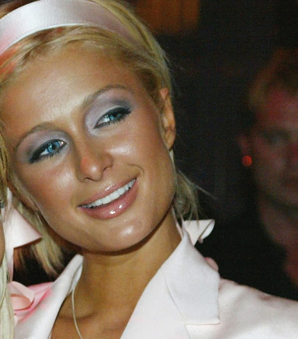 17. И, конечно же, нанесение теней на все веко так, чтобы они доходили до самых бровей!