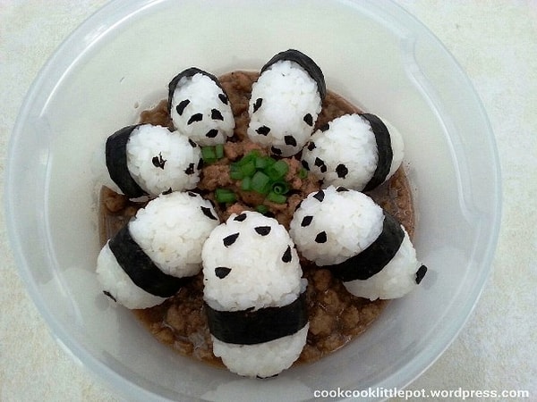 6. Эти панды проголодались и решили отобедать