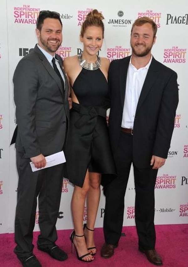 16. У актрисы двое старших братьев - Бен и Блейн.