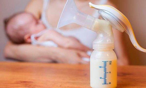 Oysa doktorlar bebekler için en sağlıklı besinin anne sütü olduğunu söylüyor.