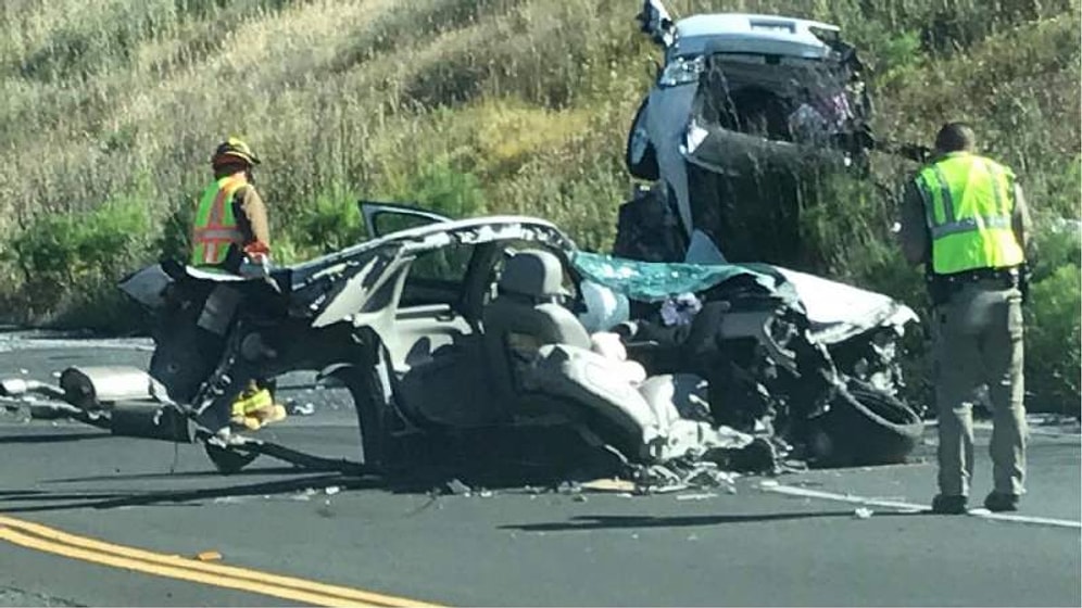 Kazada Ortadan İkiye Ayrılan Araçtan Mucize Eseri Sağ Çıktı!