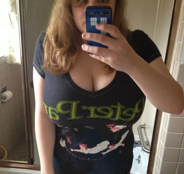 16. А если захотите надеть футболку с рисунком, то он все равно спрячется под вашей грудью