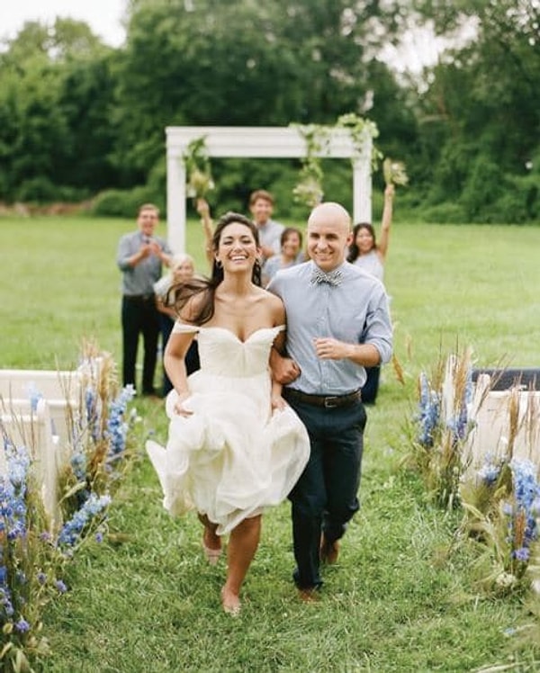 3. Открытые плечи