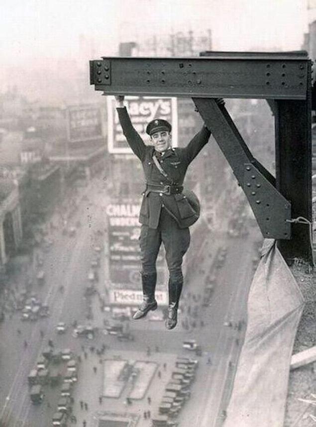 16. A New York City policeman hanging out, 1920