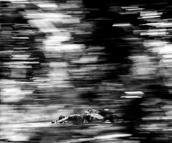 1. Hızlı fotoğraf çekebilme yeteneği gerektiren bir spor varsa o da Formula 1.