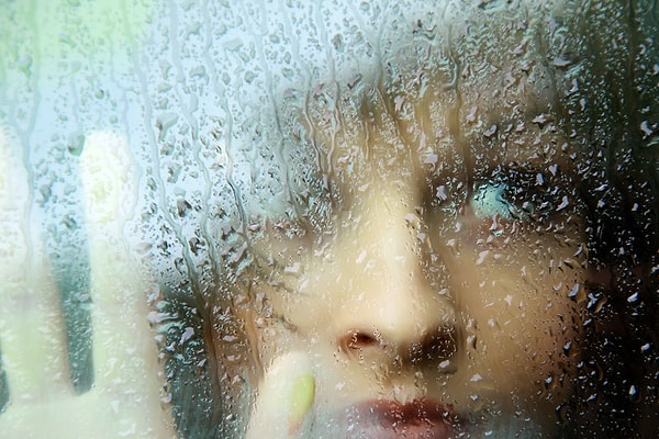 7. Ирина страдает посттравматическим стрессовым расстройством. В результате чего оно могло возникнуть?