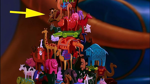 5. А вы тоже не замечали Чудовище среди игрушек Султана в "Алладине"?