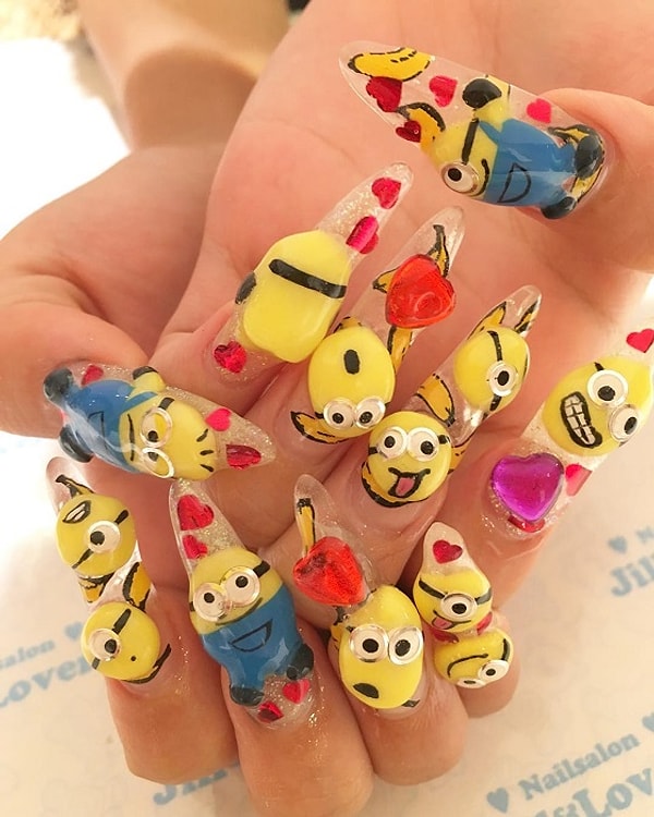 5. А вот и фанатка миньонов подоспела!