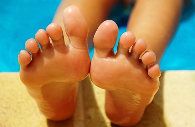 25. Let's see what kind of a thinker you are according to your big toe.