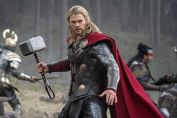 4. Тор в исполнении Криса Хемсворта