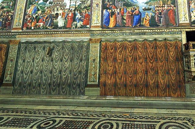 IV. Sixtus; Botticelli, Perugino, Signorelli, Roselli gibi devrinin en büyük sanatçılarını şapeli boyamaları için görevlendirmiştir.