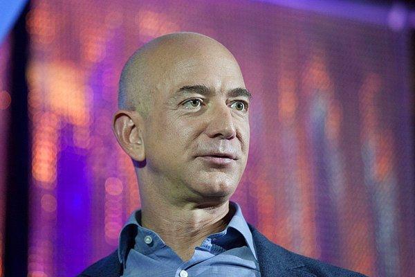 25. Peki Jeff Bezos bütün bu parasıyla ne yapıyor?