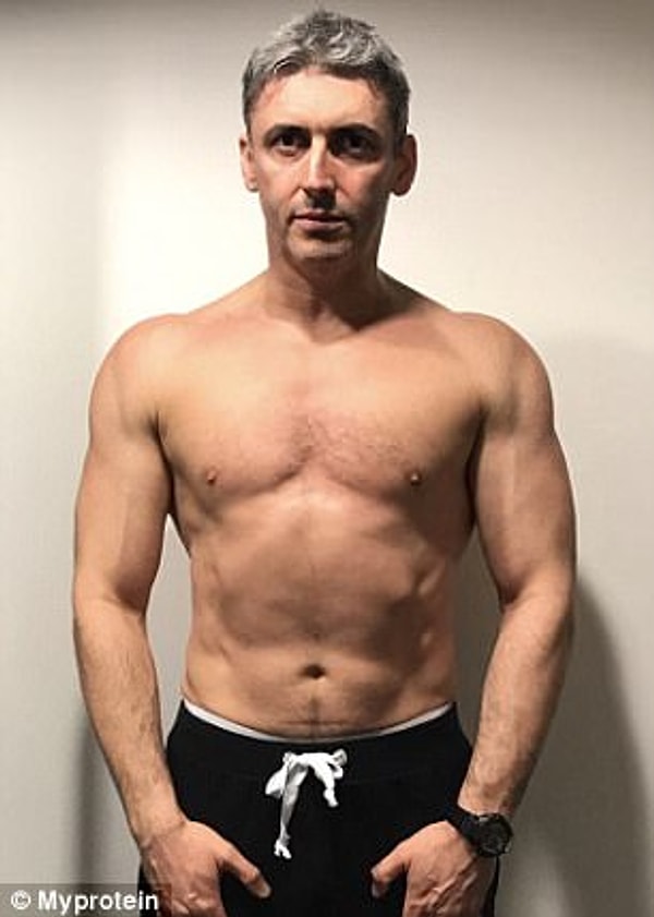 8. Мужчина утверждает, что после начала занятий он обнаружил, что его тело так же правильно реагирует на нагрузки, как когда ему было 20, плюс его зрелое самосознание помогло ему постоянно оставаться сосредоточенным и идти к своей цели.