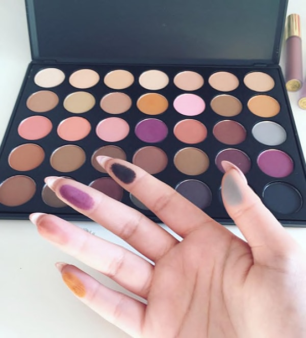 2. Используйте матовые тени