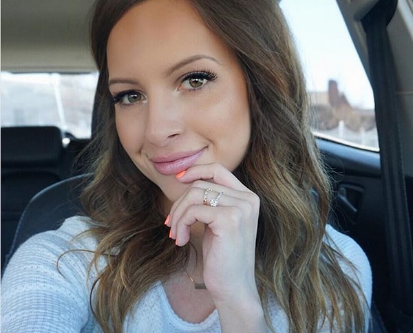 4. Наносите хайлайтер на внутренний уголок века