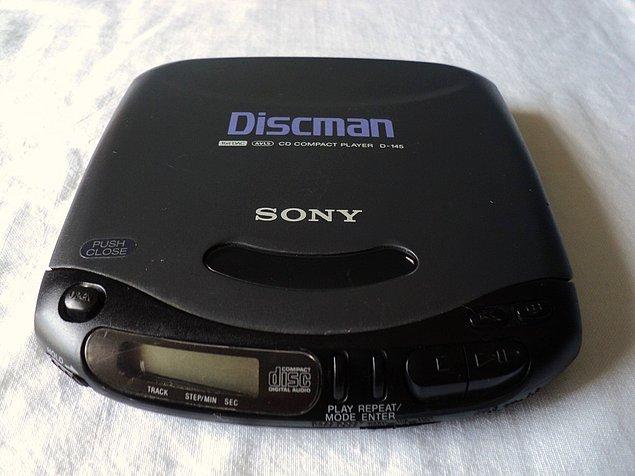 6. Yolda yürürken en yüksek kalitede müzik dinlememizi sağlayan Sony Discman