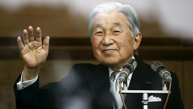 Aslında dedesi de onun gibi. İmparator Akhito'da bu günlerde, kendi isteğiyle tahtını oğlu Prens Naruhito'ya devredecek.