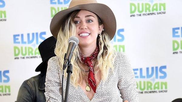 Dünyaca ünlü şarkıcı Miley Cyrus katıldığı "Zach Sang Show" isimli radyo programında sunucunun sorduğu soruya karşın verdiği yanıt şaşırttı.
