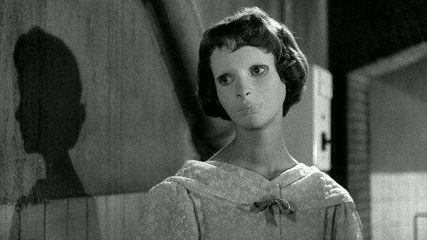 8. Les yeux sans visage (1960)  | IMDb  7.8