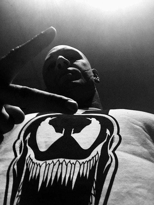 24. Sony bu fotoğrafla Venom filminin başrolünün Tom Hardy olduğunu resmen açıkladı.