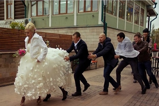 15 абсурдных фотографий, на которых происходит черти-что