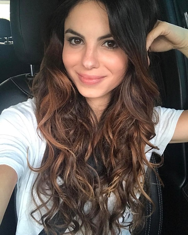 16. Стефани де Бриту (Самира) - 29 лет