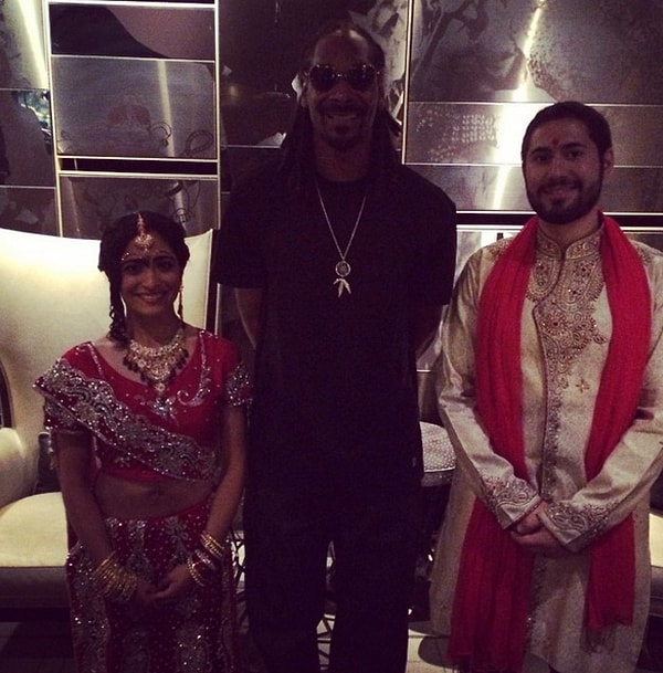 2. Ничего особенного, просто рэпер Снуп Догг на индийской свадьбе: