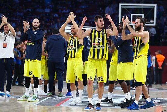 Fenerbahçe'nin Şampiyonluk Maçını Açık Havaya Kurulan Dev Ekranlardan İzleyebileceğiniz 30 Yer