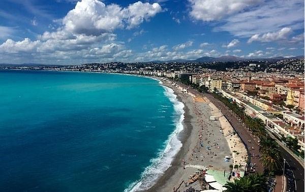 10. Fransa'ya gidin ve Nice'te hiç görmediğiniz bir manzarayı yakalamak için sabahın erken saatlerinde Bellanda Kulesine yürüyün.