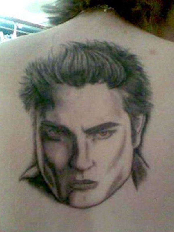 10. Эта фанатка "Сумерек" зашла слишком далеко...