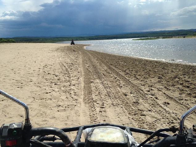 5. Ormanda, kumsalda, şehir merkezinde Atv ile gezip İğneada'nın keyfini çıkartabilirsiniz.