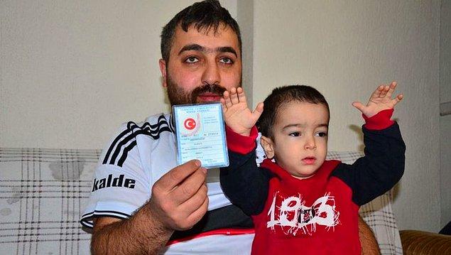 4. Manisa'da fanatik Beşiktaş taraftarı 30 yaşındaki Mesut Karasi, oğlunun adını Muhammed Ali Beşiktaş koydu.