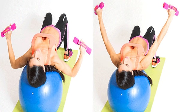 2. Жимы с гантелями с поворотом запястья вовнутрь