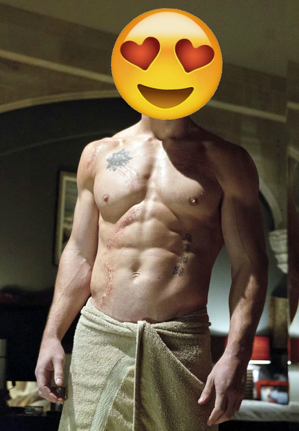 9. Кто же этот татуированный накаченный шедевр?