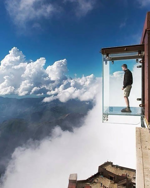 20. Do you have the guts to hang out in this sky room? Well, I don't!