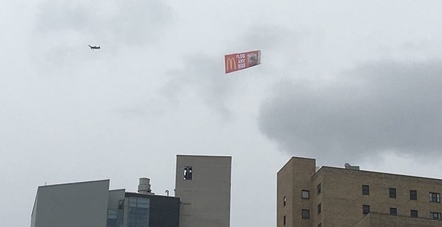 6. Uçak reklamları.