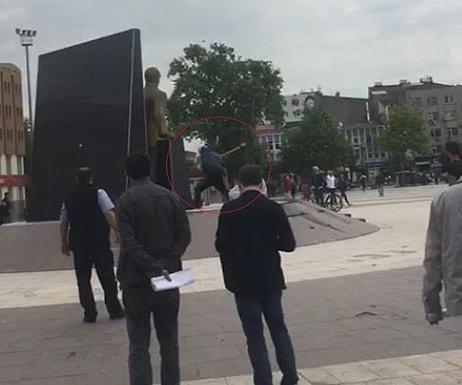Sakarya'da Atatürk Anıtına Baltayla Saldırı: Linçten Zabıta Ekipleri Kurtardı!