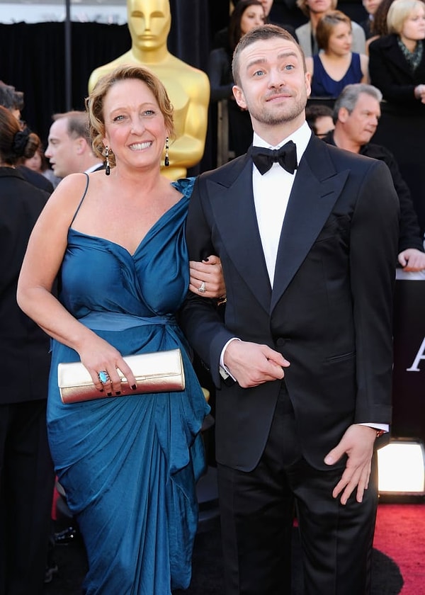 19. Джастин Тимберлейк с мамой Линн