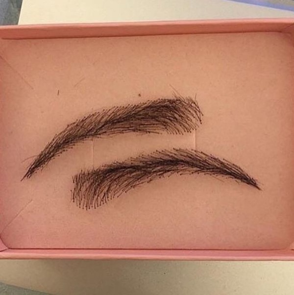 8. Это изобретение - настоящая находка для тех, у кого почти нет бровей от природы, из-за болезни или химиотерапии.