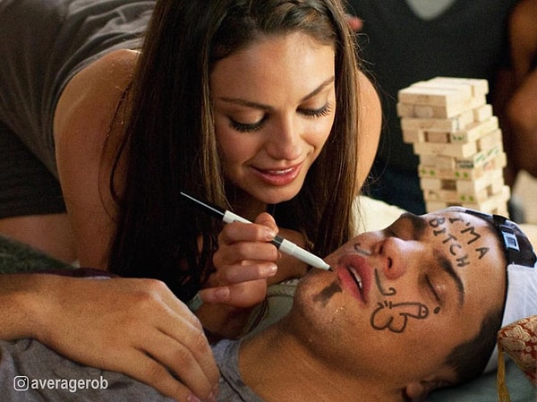 6. "С Милой Кунис глаз нельзя сомкнуть"