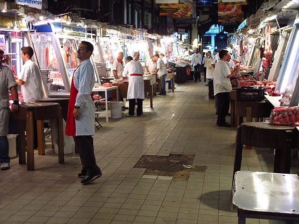 3. Мясник центрального рынка в Афинах (Греция).