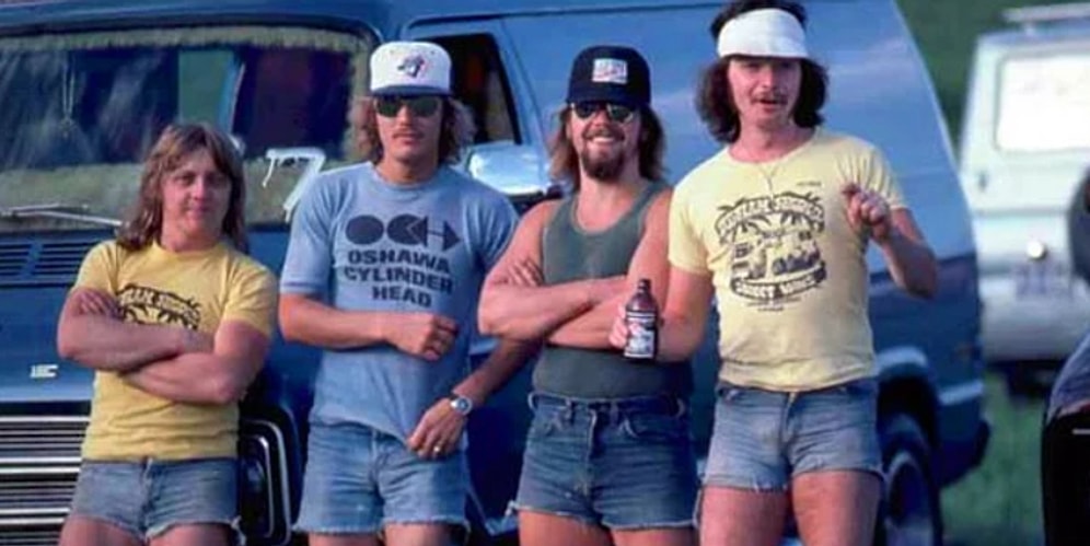 Ультракороткие шортики: Тренд из 70-х, который мужчины не захотят вспоминать